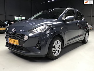 Hyundai i10 1.0 Comfort I Camera I Clima I Stoel/Stuurverw. I Cruise I New Apk + Beurt I Carplay I Btw I BT I Dealer Onderhouden.