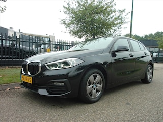 BMW 1-serie (f40) 118i 136pk Automaat Business Edition Navigatie