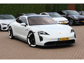 Porsche Taycan Turbo S 93 kWh / SoH 91,3% / Full option! / Panoramadak / 360Camera / Burmester / Keyless / Achterasbesturing / 21'' / Carbon / InnoDrive / Sportdesign+Chrono / Massage+Ventilatie / Dodehoek / DAB