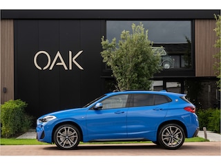 BMW X2 2.0i xDrive | M-Sport | Navigatie | Panorama | Leder | Memory | PDC | 19"LM | NL Auto | Misano Blau