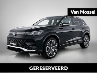 Volkswagen Tiguan 1.5 eHybrid R-Line Edition 204 PK Plug in hybrid | Trekhaak | 360 Camera | Stoelverwaming | Stuurverwarming | Panoramadak | Navigatie | Apple Carplay | Android Auto | Dodehoeksensoren | Elektrische achterklep | Keyless access |