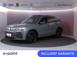 Volkswagen Tiguan 1.5 eHybrid R-Line Edition 204 pk Automaat (DSG) | Verlengde garantie | Navigatie | Panoramadak | Trekhaak (wegklapbaar) | Parkeersensoren (Park assist) | Rondomzicht camera | Black Style pakket | R-Line |
