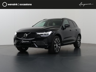 Volvo XC60 T8 AWD Recharge Ultimate Dark Auto | SOH 100% | Panoramadak | Elek. Trekhaak | Elek. Stoelen met Geheugen | HUD | Navigatie | Stoelverwarming | 360° Camera | DAB | Apple Carplay/Android Auto | LED | Cruise Control Adaptief |