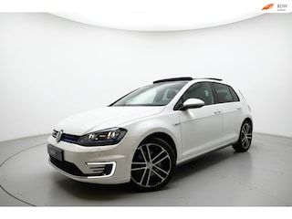 Volkswagen Golf 1.4 TSI GTE PANO LEER SFEER CAM ACC STOELV