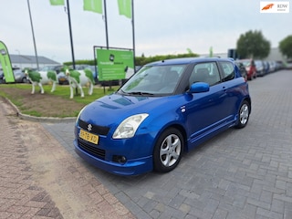 Suzuki Swift 1.5 Exclusive / Sportieve auto / APK oktober 2027