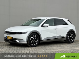Hyundai Ioniq 5 Lounge 77.4 kWh / Dealer Onderhouden/ Accu SoH 99 % / WLTP 507 km / CCS Snel Laden / Lederen Bekleding / Stoelventilatie / Elektr. Voorstoelen / Elektrische Achterklep / Stuur-, Stoel- & Achterbankverwarming / Rondomzicht camera / Navi / Apple Carplay & Android Auto / 19" LM wielen / Winterwielenset /