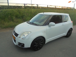 Suzuki Swift 1.6 Benzine Sport airco lmv navigatie 101.000km