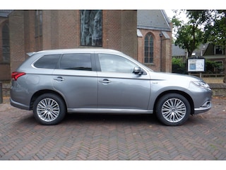 Mitsubishi Outlander 2.4 DOHC MIVEC PHEV 240pk 4WD Aut Intense 49.000 KM