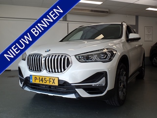 BMW X1 sDrive20i 180pk, Business Edition Automaat, Navigatie Achteruitrijcamera, Cruis controle, Clima controle, Volledige lederen bekleding, Elek stoel, Elek achterklep, Xenon verlichting, Pdc V/A, Lm velgen 18'', Nederlandse auto, 79.000km! Bovag afleverpakket 695,-