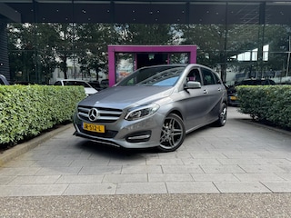 Mercedes-Benz B-klasse 180 Ambition | WORDT VERWACHT | PARKEERSENSOREN | NAVIGATIE | BLUETOOTH | CRUISE CONTROL | AIRCO | LED VERLICHTING | LICHTMETALEN VELGEN | HALF-LEDER |