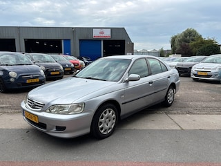 Honda Accord 1.8i LS