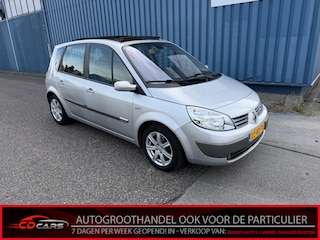Renault Scénic 1.6-16V Privilège Luxe Inruilauto’s tegen vaste prijzen. Voor meer info: 0638140850 Bij de verkoop van gebruikte voertuigen door CD-Cars wordt geen standaard garantie verstrekt. De koper aanvaardt het voertuig in de staat waarin het zich bevindt op het moment van aankoop