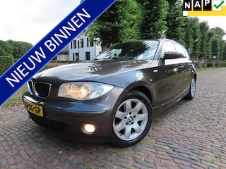 BMW 118i High Executive Automaat Leer Airco Cruisecontrol Bleutooth/Carplay 5 Drs Lm Velgen***Apk t/m 28-8-2027***