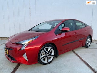 Toyota Prius 1.8 Hybrid Executive Clima - trekhaak - bluetooth - navi - camera - stoelverwarming - sensoren - LED - NAP