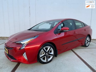 Toyota Prius 1.8 Hybrid Executive Clima - trekhaak - bluetooth - navi - camera - stoelverwarming - sensoren - LED - NAP
