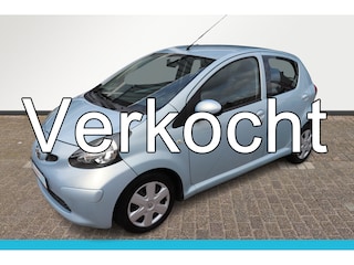 Toyota Aygo 1.0-12V + Automaat 5 drs. nette staat, goed onderhouden!