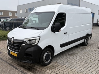 Renault Master T35 2.3 dCi 135PK Euro6 L2H2 ✓ 3-zits ✓ camera ✓ trekhaak 2500KG ✓ omvormer