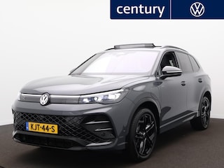 Volkswagen Tiguan 1.5 eHybrid R-Line Edition Panoramadak - Trekhaak - Navigatie - 20 Inch