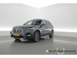 BMW X1 xDrive25e High Executive Edition | Rijklaar! | Trekhaak | S/K-Dak | HUD | Leder | Harman/Kardon | Cruise | Stoelverw. | Camera+PDC | Elek. Klep | Led | NAV+CarPlay | Climate | 18''