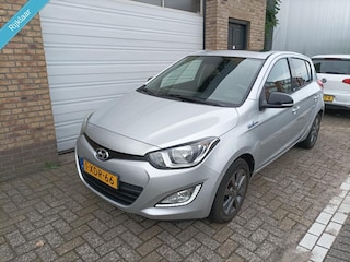 Hyundai i20 1.2i Go! Plus Airco Navi Leer Cruise APK 8-2027