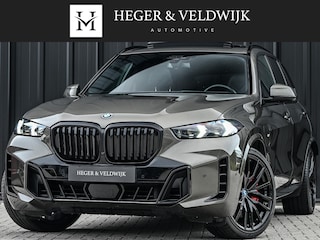 BMW X5 xDrive50e M-Sport Pro | Panoramadak | Achterasbesturing | Massage + Ventilatie | Sky Lounge | 360 Camera | Active Cruise | Harman/Kardon | Iconic Glow | BMW Gesture Control | HUD | Soft Close | Luchtvering | Trekhaak |