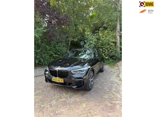 BMW X5 XDrive45e High Executive - M SPORT STOELEN - NETTE AUTO - BOMVOL!