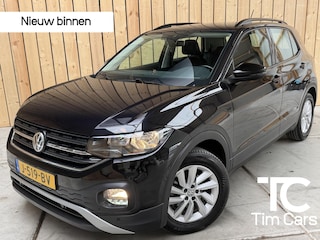 Volkswagen T-Cross 1.0 TSI Life Apple CarPlay/Android Auto | Airconditioning | Cruise control adaptief | DAB ontvanger | Dode hoek detectie | Navigatiesysteem | Parkeersensoren voor en achter