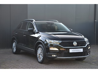 Volkswagen T-Roc 1.5 TSi 150 PK Style * Navigatie * Nette Auto * Automaat *