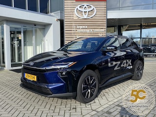 Toyota bZ4X EXECUTIVE 73KWH MODEL 2026! WARMTEPOMP STOELVERW/KOELING INFRAROOD STUURVERW JBL-AUDIO LEER EL-STOEL BLIND SPOT NAVI CLIMA PARK-SENSOREN
