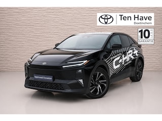 Toyota C-HR First Edition 77 kWh | Warmtepomp | Apple Carplay & Android Auto | Achterklep, elektrisch bedienbaar | Privacy Glass op achterruit | Trekhaakvoorbereiding | Buitenspiegels, automatisch in