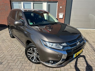 Mitsubishi Outlander 2.0 PHEV Executive Edition / Navi / Leder / Camera / Stoelverw / PDC / NAP / Clima / DAB