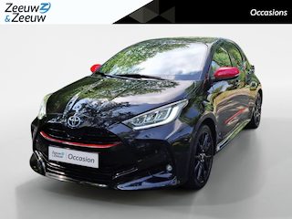 Toyota Yaris 1.5 Hybrid Executive Apple Carplay/Android Auto, Autonomous Emergency Braking, cruise control adaptief, dodehoek detectie, electronic climate control, kunstlederen/stof bekleding, LED koplampen, lichtmetalen velgen 17", voorstoelen verwarmd