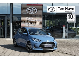 Toyota Yaris 1.5 Hybrid Dynamic Automaat | Apple Carplay / Android auto | 16” lichtmetalen velgen ‘machined’ | 7” digital dashboard ‘binocular’ | Smart Entry met startknop | Elektrische ramen achter | Portierinl