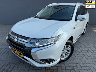 Mitsubishi Outlander 2.4 PHEV Pure*1eEigenaar*Camera*StoelVerwarm*Velgen*Climat-Airco*Cruise