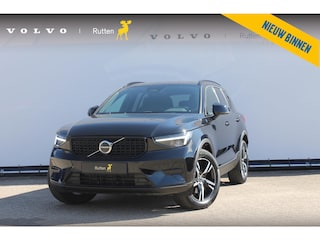 Volvo XC40 B4 211PK Automaat Plus Dark Harman Kardon Audio installatie / Semi elektrisch wegklapbare trekhaak / Google infotainment / Verwarmbare voorruit / Verwarmbare voorstoelen