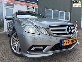 Mercedes-Benz E-klasse Coupé 250 CGI Avantgarde met panoramadak en leer en automaat en parkeersensoren