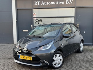 Toyota Aygo 1.0 VVT-i x-play Dealer OH / Automaat 5drs