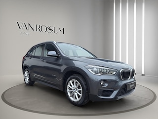 BMW X1 sDrive18i Executive | Verwarmde Sportstoelen | Camera | Led | Trekhaak | Climate | Parksenors V+A |