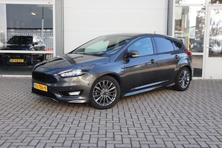 Ford Focus 1.5 150PK 6-BAK ST-LINE/1E EIG/ORIG.NL/DEALERONDERH./A.CARPLAY/17