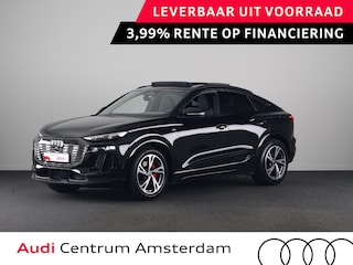 Audi Q6 e-tron S edition 83Kwh 252 pk | Glazen panoramadak | Exterieurpakket zwart | Trekhaak, mechanisch draaibaar | S line zwart leder-kunstleder |