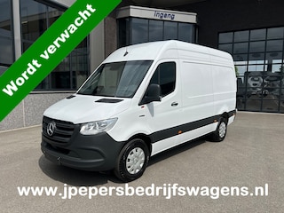 Mercedes-Benz Sprinter 320 L2 H2 Pro 81kWh / Snel laden 115Kw / Trekhaak / MBUX / Navigatie / Camera / Cruise control / Airco / 270 Graden achterdeuren .