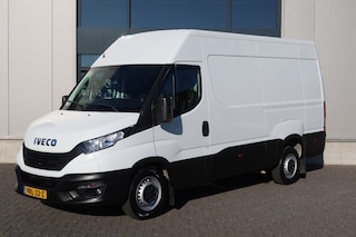 Iveco Daily 35S16V 2.3 L2H2 156pk Airco Cruise, Camera, Trekhaak 3500kg