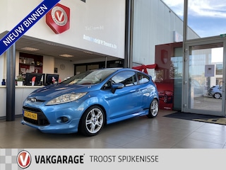 Ford Fiesta 1.6 Ghia,ST Line Pakket,Apple Carplay Android/Auto,Parkeerassistent,Airco,Elektrischpakket,Bluetooth,Spoilerkit,Sportstoelen,16 Inch Lmv