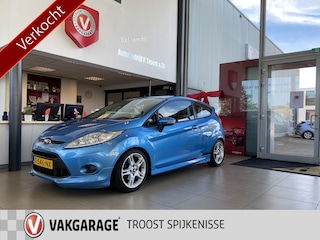 Ford Fiesta 1.6 Ghia,ST Line Pakket,Apple Carplay Android/Auto,Parkeerassistent,Airco,Elektrischpakket,Bluetooth,Spoilerkit,Sportstoelen,16 Inch Lmv