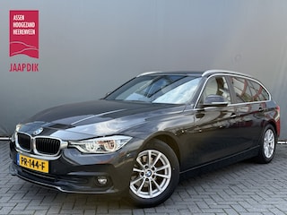 BMW 3-serie Touring 320d High Executive BWJ 2017 AUTOMAAT | LEDER | STOELVERW. | ELEK. TREKHAAK | ELEK. ACHTERKLEP | ZWARTE HEMEL | DRAADLOZE TELEFOONLADER | CLIMA |