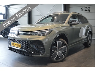 Volkswagen Tiguan 1.5 eHybrid 3X R-LINE Black Style head up pano 20 inch 272 pk !!