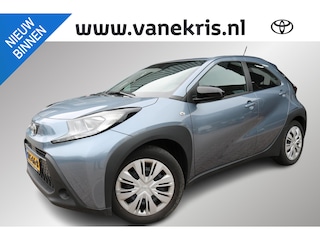 Toyota Aygo 1.0 VVT-i MT Play, Apple Carplay & Android Auto, Camera , Cruise Control, Lane Assist,