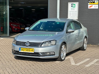Volkswagen Passat 1.4 TSI Highline BlueMotion/NAVI/LEDER/AUTOMAAT/NETTTE STAAT!!