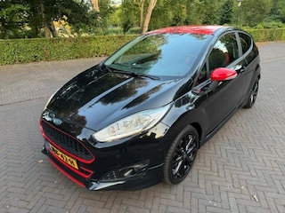 Ford Fiesta 1.0 Ecoboost Black/Red Edition 140PK/Navi/PDC/17inch/Stoelverwarming
