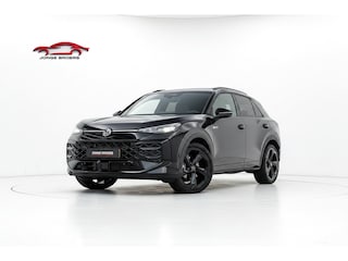 Volkswagen T-Roc 1.5 eTsi R-Line R-Line Pano/Trekhaak/Sfeer/iQ-lights